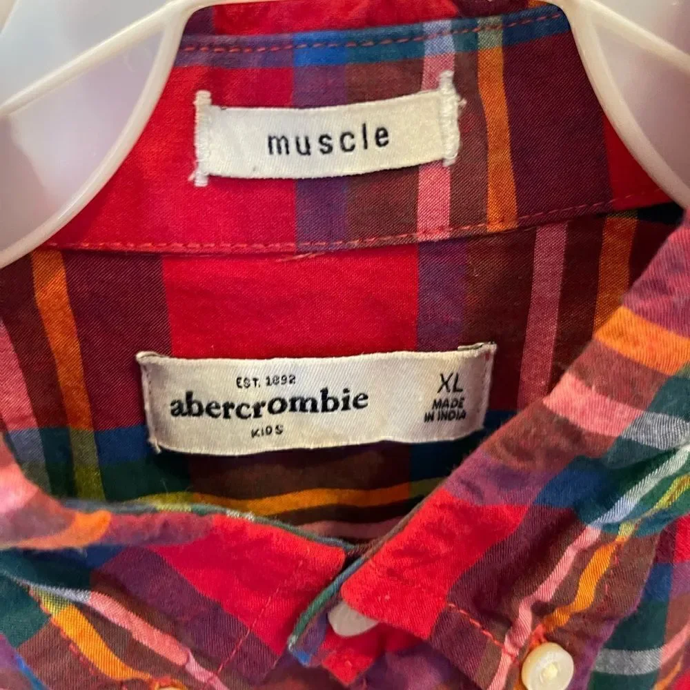 Abercrombie kids plaid button down Oxford shirt, red, great for pictures, xl